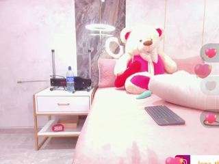 Live webcam model lenathompson on Soda Cams