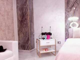 lenathompson's CamSoda show and profile