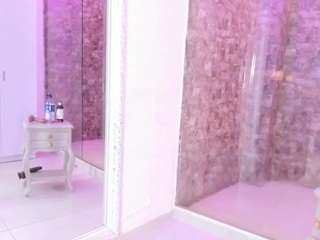 lenathompson's CamSoda show and profile