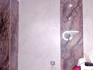 Lenathompson's cam show statistics and live stream