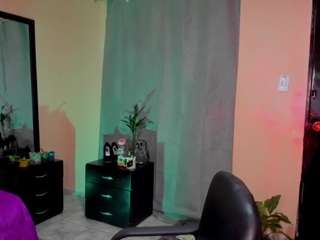 sahantalcerezo's CamSoda show and profile