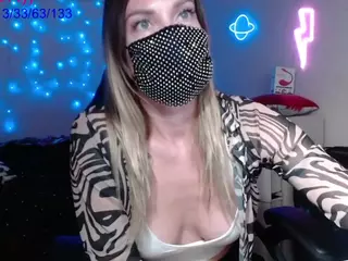 Eva-hot-blond's live chat room