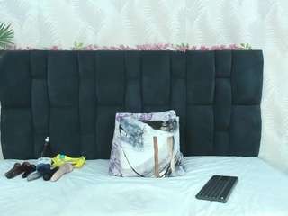 arianadiosa live cam profile