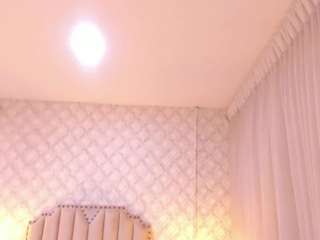 pia-johnson Live Webcam on CamSoda