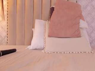 pia-johnson webcam model