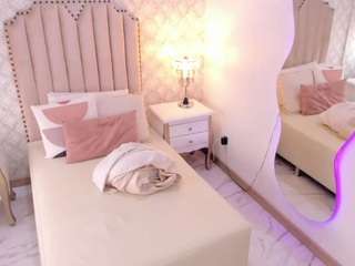 pia-johnson webcam model