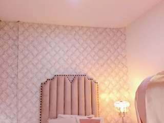 pia-johnson's CamSoda show and profile