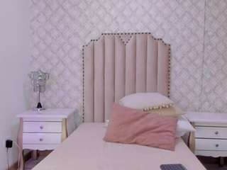 pia-johnson Live Webcam on CamSoda