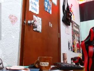 saray-extrovert live cam profile