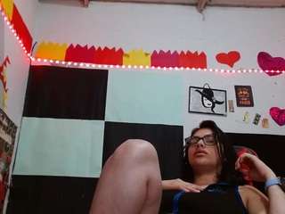 saray-extrovert Live Webcam on CamSoda