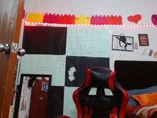 saray-extrovert live webcam show