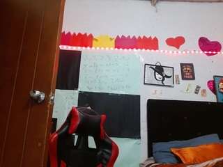 saray-extrovert live webcam show
