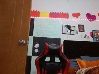 saray-extrovert live cam preview