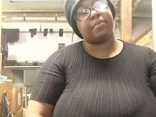 virgovixengal's CamSoda show and profile