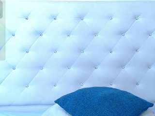  tiny-ebonyy chat room