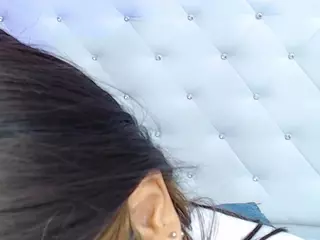 Tiny-Ebonyy's Live Sex Cam Show