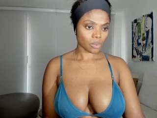 Live webcam model ebonydreamiin on Soda Cams
