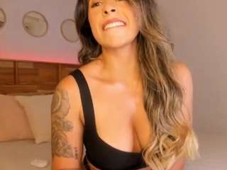 Live webcam model kristalconnor on Soda Cams