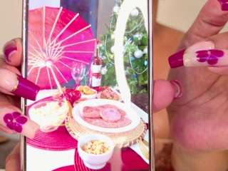 Live webcam model niaharris on Soda Cams