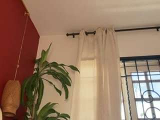 niaharris's CamSoda show and profile