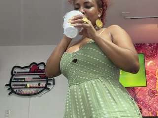 niaharris's CamSoda show and profile