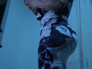 Live webcam model niaharris on Soda Cams