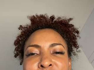 Nia Harriss live cam