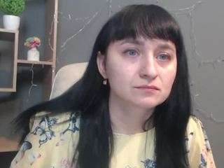 ninaflawlees Live Webcam on CamSoda