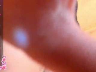 Live webcam model suryy on Soda Cams