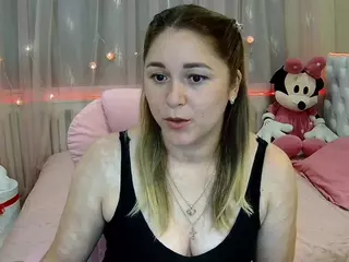 DoraSun's Live Sex Cam Show