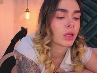 lucy-vega from CamSoda is Freechat