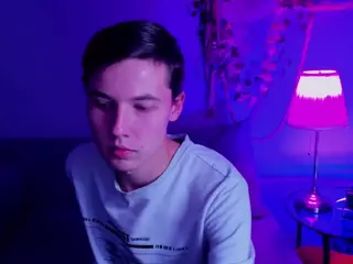 ElysiumLoyd's Live Sex Cam Show