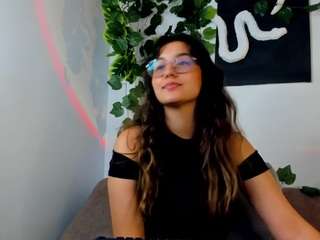 Check out Nataliepeterson, she wants to peak for your satisfaction nataliepeterson from CamSoda