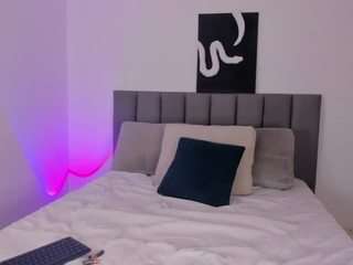 Live webcam model nataliepeterson on Soda Cams