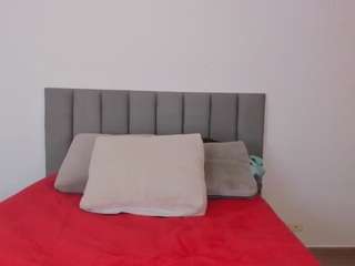 Live webcam model nataliepeterson on Soda Cams