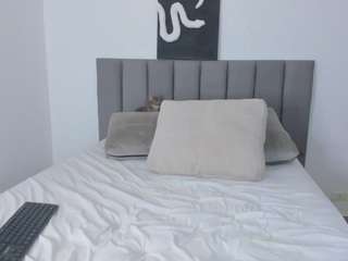 Live webcam model nataliepeterson on Soda Cams