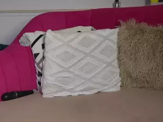 LoriMineli's Live Sex Cam Show