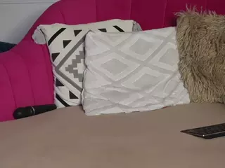 LoriMineli's Live Sex Cam Show