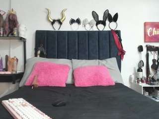 emmily-giraldo Live Webcam on CamSoda