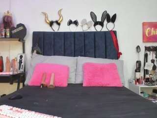 emmily-giraldo live webcam show