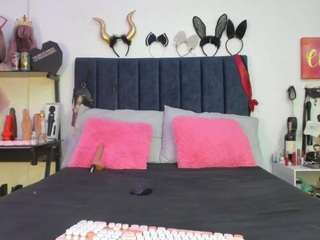 Emmily Giraldo live webcam show