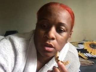 Live webcam model mz-wagon1 on Soda Cams