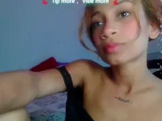 cora22's Live Sex Cam Show