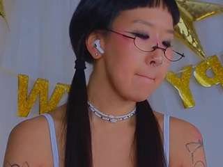 a11yson Shaved-pussy live webcam