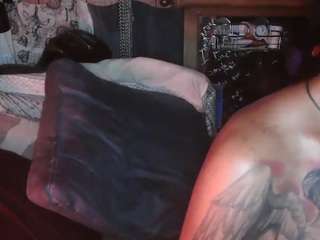 antisocialbutterf1y's live room