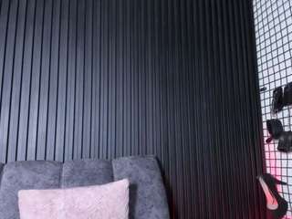 creamy-brunette Live Webcam on CamSoda