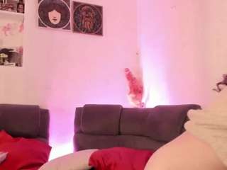 agathaa-ks Live Webcam on CamSoda