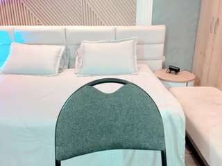 is-oriana's CamSoda show and profile