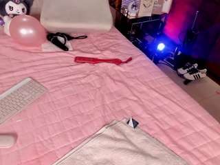  nikkishome chat room