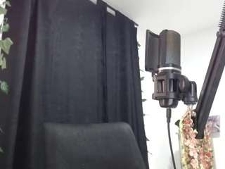 shy-katty, female webcam model,  years old, on live webcam